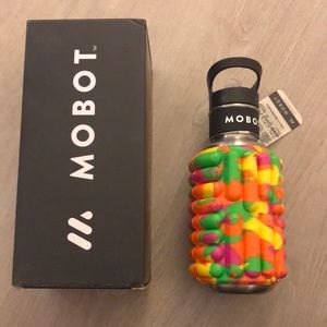 NWT multi color MOBOT foam roller water bottle 18oz